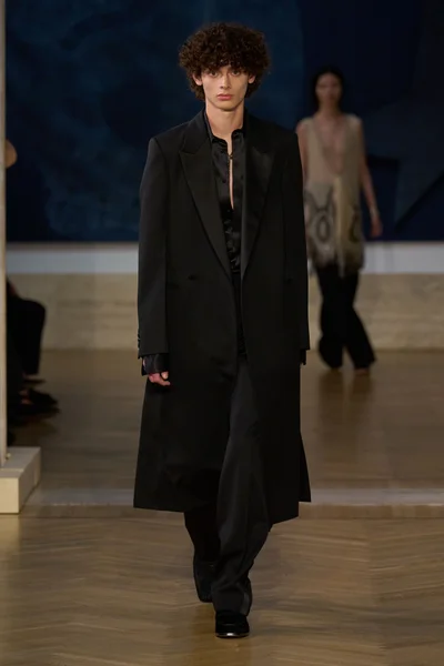 Look 29